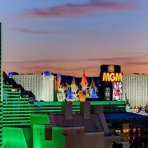 https://mgm-signature-16-702-1br-2ba-balcony-suite.las-vegashotels.net